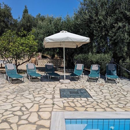 Villa Eleonas Strongyli  ภายนอก รูปภาพ