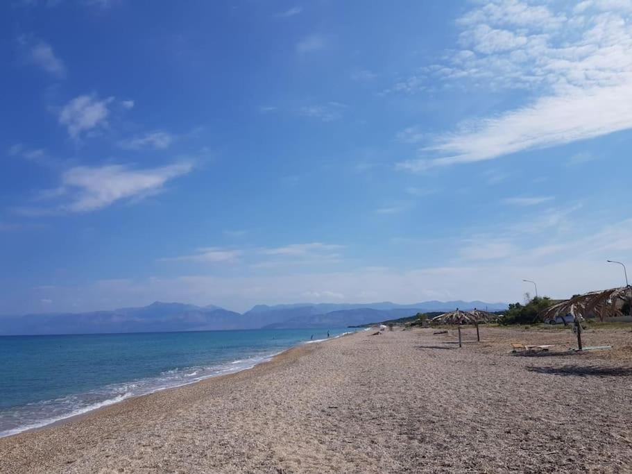 Villa Eleonas Strongyli  ภายนอก รูปภาพ