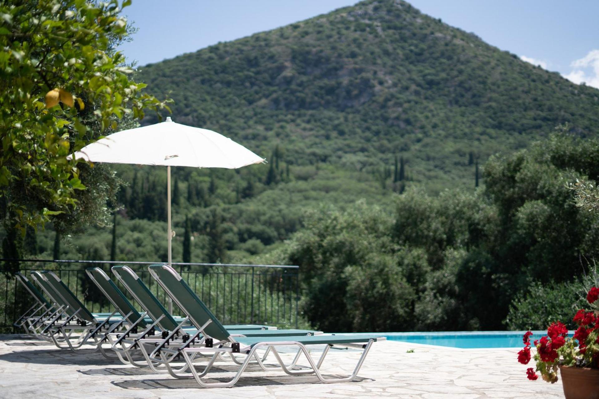 Villa Eleonas Strongyli  ภายนอก รูปภาพ