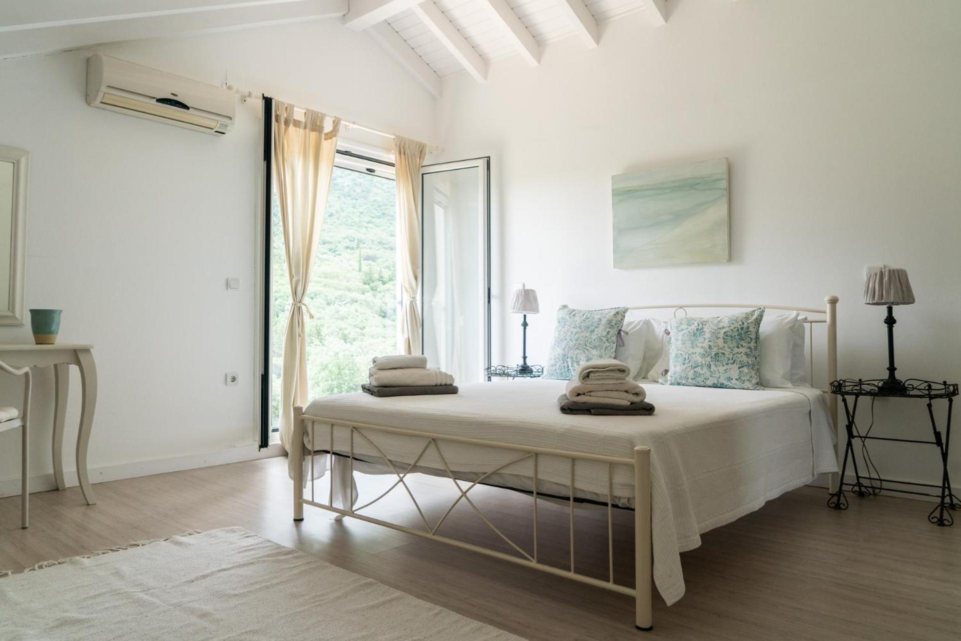 Villa Eleonas Strongyli  ภายนอก รูปภาพ