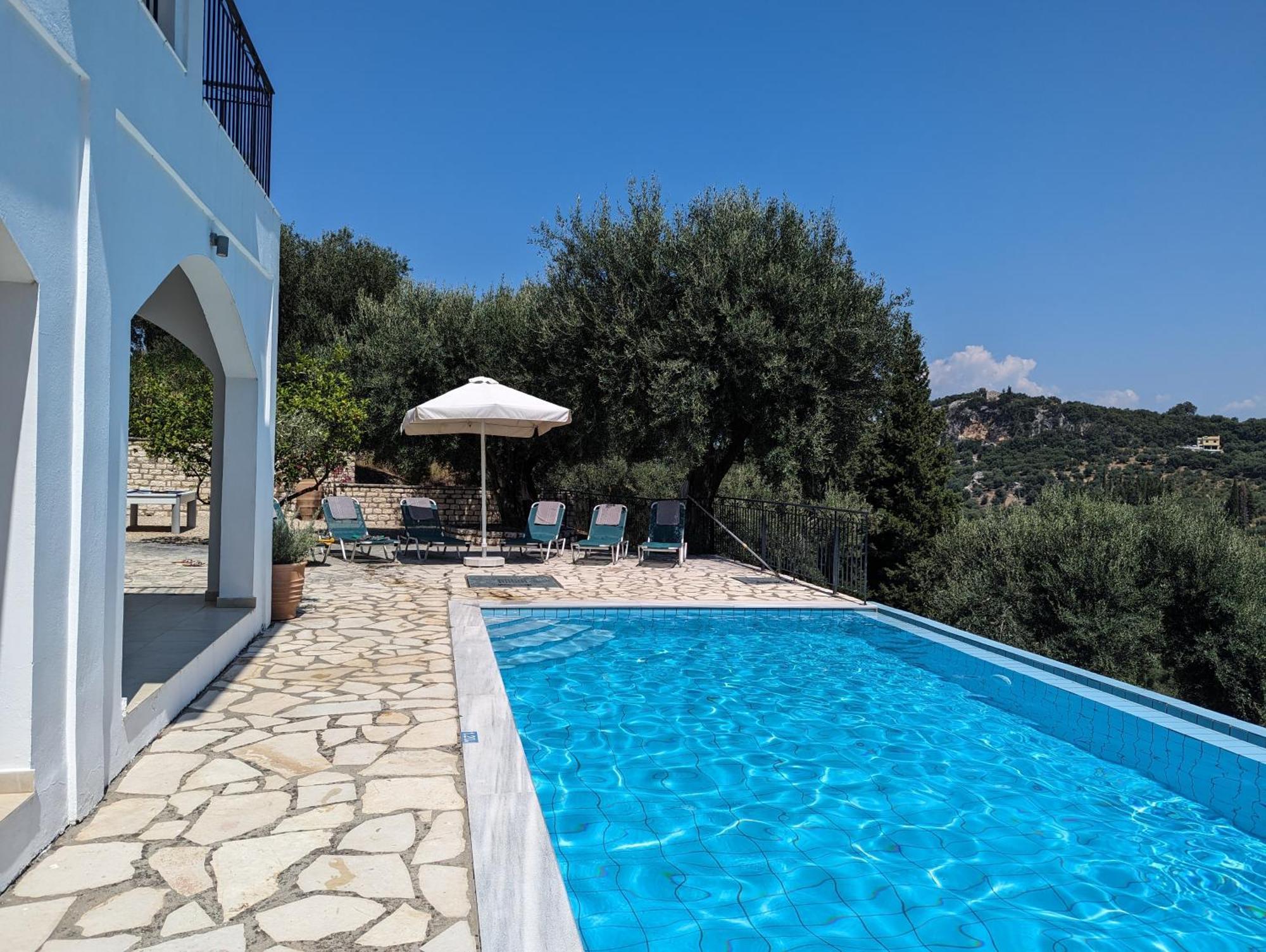 Villa Eleonas Strongyli  ภายนอก รูปภาพ